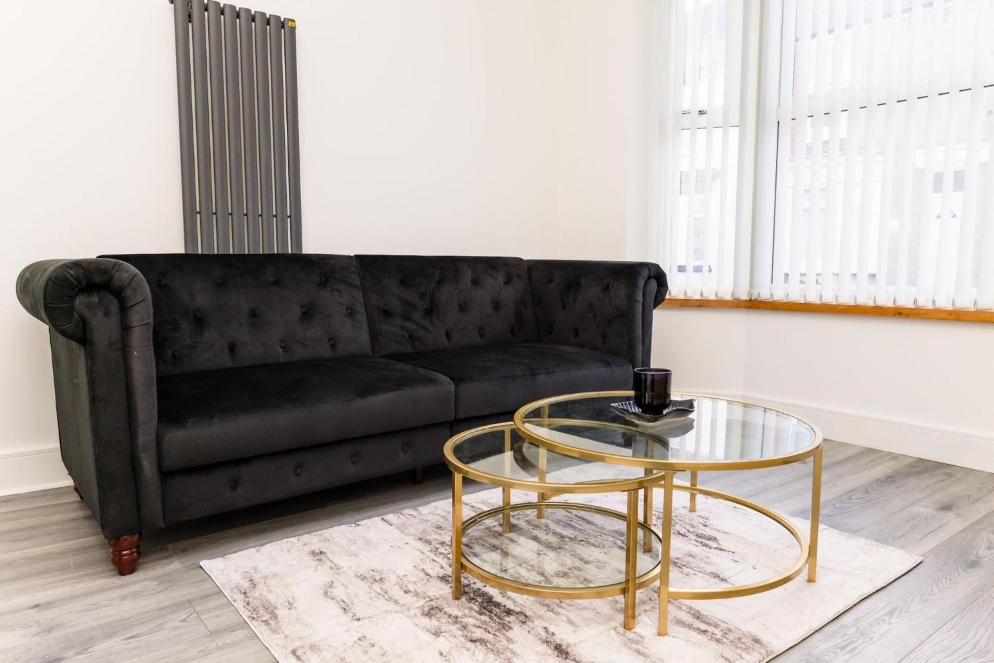 Muriel Retreat - Central Location - Free Parking, Fast Wifi, Smarttv With Netflix By Yoko Property Villa เรดคาร์ ภายนอก รูปภาพ