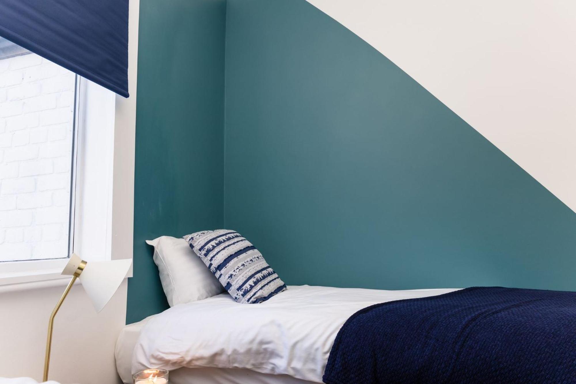 Muriel Retreat - Central Location - Free Parking, Fast Wifi, Smarttv With Netflix By Yoko Property Villa เรดคาร์ ภายนอก รูปภาพ