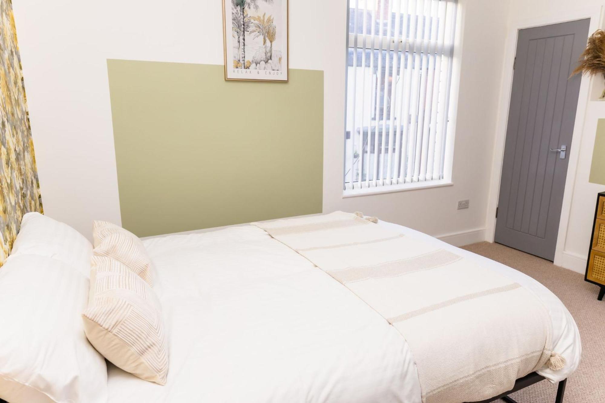 Muriel Retreat - Central Location - Free Parking, Fast Wifi, Smarttv With Netflix By Yoko Property Villa เรดคาร์ ภายนอก รูปภาพ